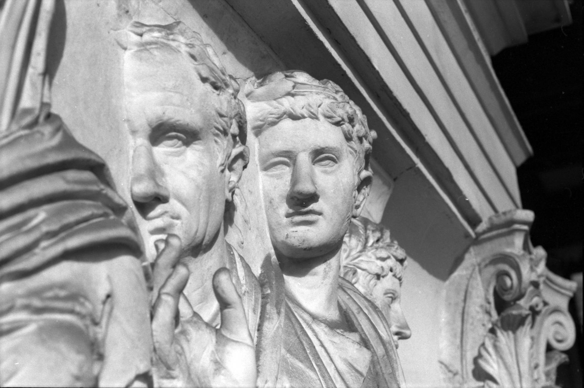 Ara Pacis Augustae, south frieze. Detail of panel 7. Figures S44 and S45
